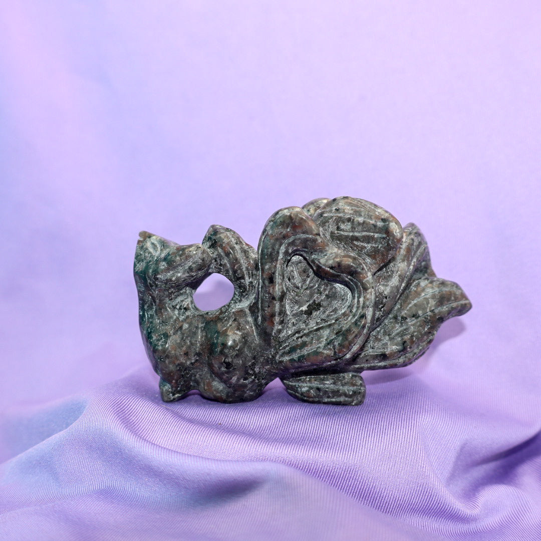 Yooperlite nine tails fox carving